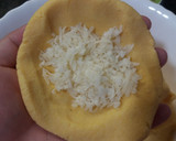 Foto del paso 3 de la receta: Arepas (Tortilla de arina de maiz) a mi manera