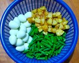 Foto langkah ke 1 dari resep Balado Telur Puyuh Kentang Kacang Panjang.