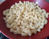 Foto langkah ke 2 dari resep Cheesy Baked Macaroni Schotel 👩‍🍳.