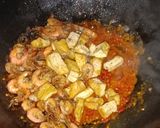 Foto langkah ke 2 dari resep Sambal goreng udang dan tahu.