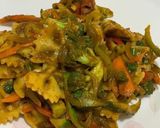 A picture of step 3 of Veggies loaded wheat pasta In spinach tomato gravy.