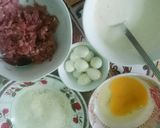 Hình bước làm 3 của món Thịt xay cuộn trứng cút chiên xù