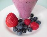 Foto del paso 3 de la receta Batido de arándanos, fresas y frambuesas enriquecido con Agua de Mar