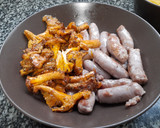 Foto del paso 2 de la receta: Fideos a la cazuela y fessolets con salchichas y rebozuelos