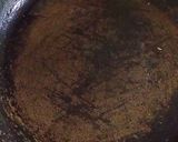A picture of step 1 of Rajasthani style garlic chutney.
