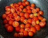 Foto del passaggio 1 della ricetta Pasta con pesto di pomodori e mandorle