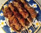 Foto del paso 4 de la receta: Pinchos de pollo marinados con soja