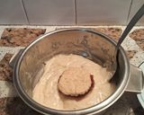 Foto del paso 15 de la receta: Alfajores de chocolate blanco rellenos con dulce de membrillo