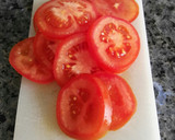 Foto del paso 1 de la receta: Ensalada de tomate y pepino