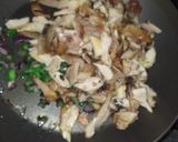 Foto del paso 1 de la receta: Strogonoff de pollo improvisado