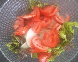 Foto del paso 5 de la receta: Ensalada con algas y vinagreta de pescaditos salados