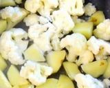 गोभी आलू मटर की सब्जी (gobhi aloo matar ki sabzi recipe in Hindi) रेसिपी चरण 3 फोटो