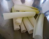 Foto del paso 1 de la receta Falsos canelones de Puerro con Espinacas y Requesón