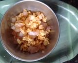 A picture of step 3 of Paneer Egg wrap with veggies.