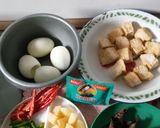 Foto langkah ke 1 dari resep Semur Telor, Tahu dan Kentang pedess.