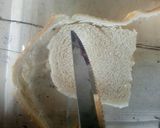 Foto del paso 1 de la receta: Rollitos de pan con salchicha y queso,