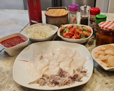 Foto del paso 1 de la receta: Chipirones encebollados con tomate y gambas