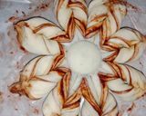 A picture of step 4 of Nutella Star Bread.