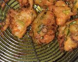 A picture of step 3 of Spring onion fritters.