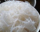 Foto langkah ke 6 dari resep Soto Ayam Kuah Kuning.