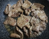 Foto del paso 3 de la receta: Asadura de hígado de cerdo al ajillo