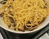 Foto langkah ke 5 dari resep Spagehtti ala Jepang - Mushroom & Shrimp (#pr_pasta).