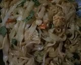 Foto langkah ke 10 dari resep Kwetiau goreng pedes.