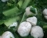 Hình bước làm 4 của món Canh cải nấu chả cá