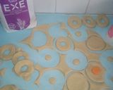 A picture of step 6 of Christmas doughnuts.
