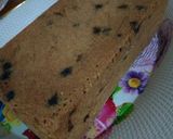 A picture of step 5 of Chocolate chip and raisins white forest block cake.