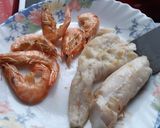 Foto del paso 1 de la receta Tomates rellenos de pescado