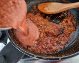 A picture of step 3 of Cashew matar masala.