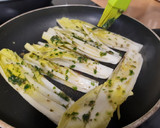 Foto del paso 3 de la receta: Endivias o escarola con vinagreta de ajo, perejil y orégano