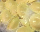 Foto del paso 2 de la receta Girasoles de queso en salsa boloñesa