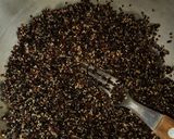 Foto del paso 2 de la receta: Tortilla de quinoa negra con papa y brócoli