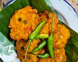 Foto langkah ke 4 dari resep Dadar Jagung Bumbu Kencur.