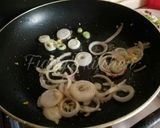 A picture of step 2 of Minced meat fried rice & easy coleslaw.