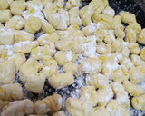 Foto del paso 4 de la receta: Ñoquis de papa y zapallo sin gluten y vegetarianos
