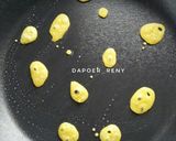 Foto langkah ke 5 dari resep Dadar Gulung Polkadot.