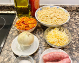 Foto del paso 1 de la receta: Spaghetti con pisto y salchichas tipo criollo