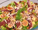 Foto del paso 8 de la receta: Ensalada de brevas, paté y jamón de pato
