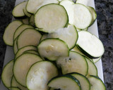 Foto del paso 2 de la receta: Hojaldre de calabacín, soja y queso
