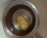 Foto del passaggio 2 della ricetta Spaghetti alla crema di fave con patate e fonduta di pecorino di Pienza