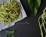 Foto langkah ke 6 dari resep Mie Bayam Hijau.