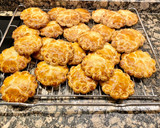 Foto del paso 8 de la receta: Pastelitos con manteca, vino Dulce y cabello de ángel “sin gluten”