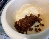 Une image de l'étape 9 de Gâteau aux prunes et fruits confits au rhum.
