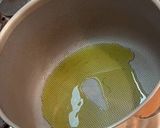 A picture of step 1 of Caldo verde.