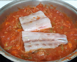 Foto del paso 4 de la receta: Corvina con tomate