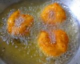 A picture of step 3 of Urad Dal Vada.