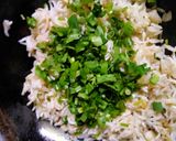 A picture of step 3 of Spring onion fried rice.